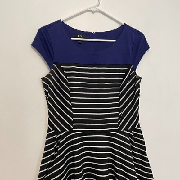 BCX Black White Indigo Colorblock Striped Cap Sleeve Fit & Flare Dress JUNIORS 7 - Picture 2 of 14